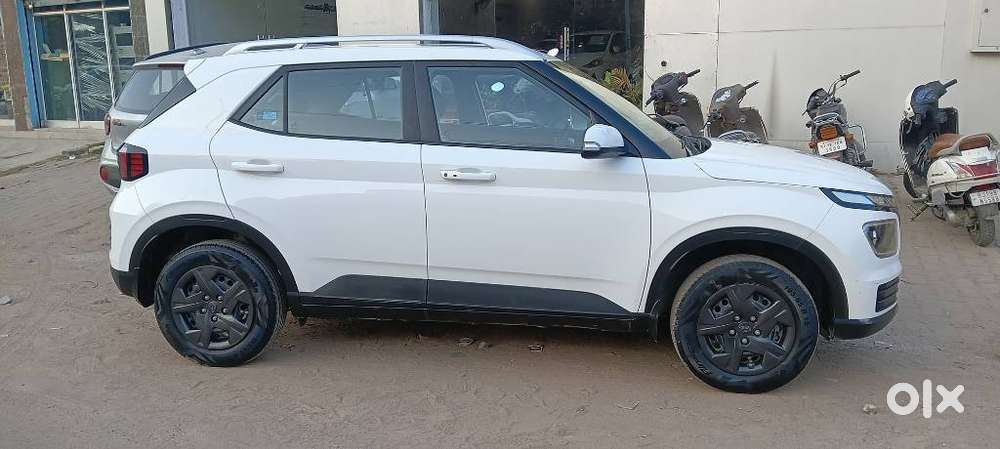 Hyundai Venue Sx, 2024, Petrol