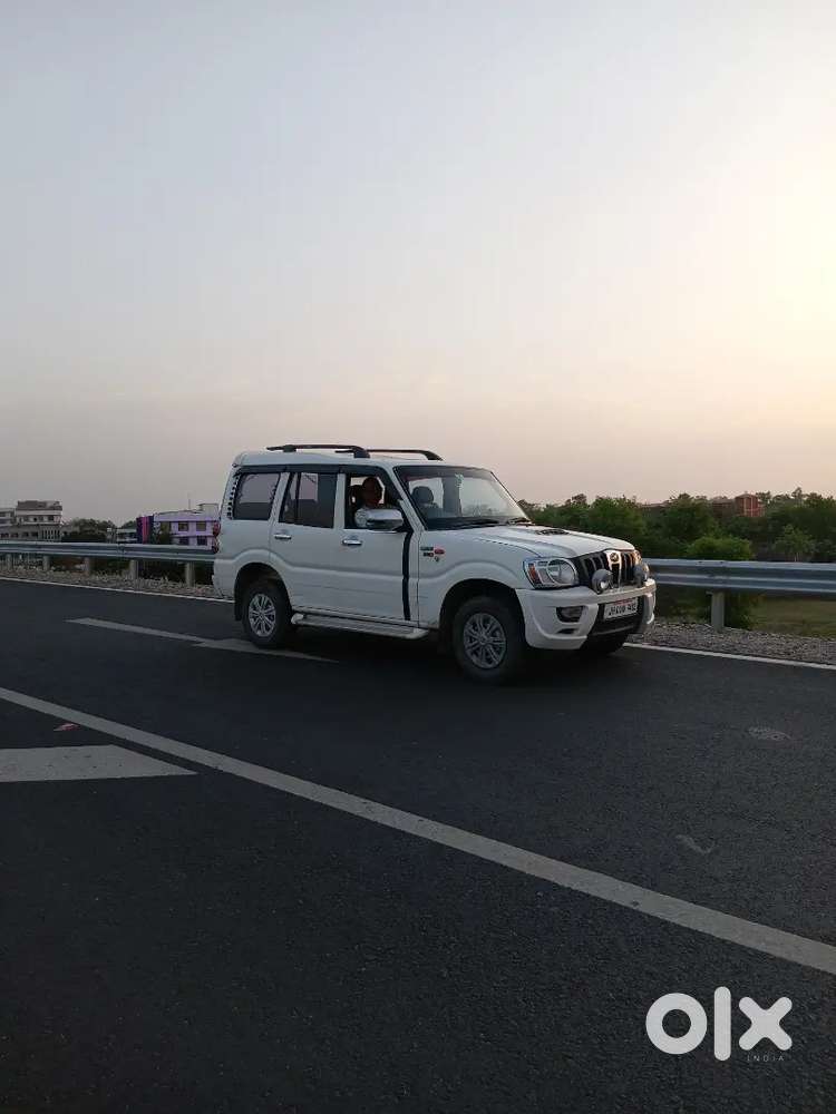 Mahindra Scorpio 2012 Diesel Manual 98000 Km
