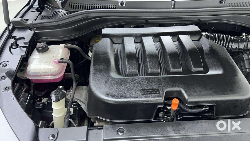 Mahindra Xuv700 2.0 Ax 7 Petrol At Str, 2024, Petrol