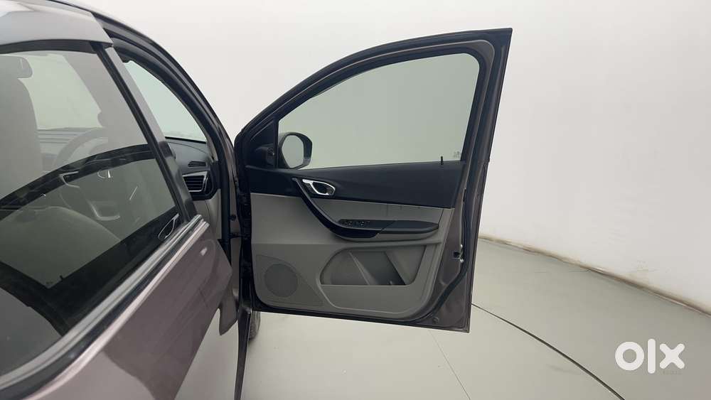 Tata Tiago Xz, 2017, Petrol