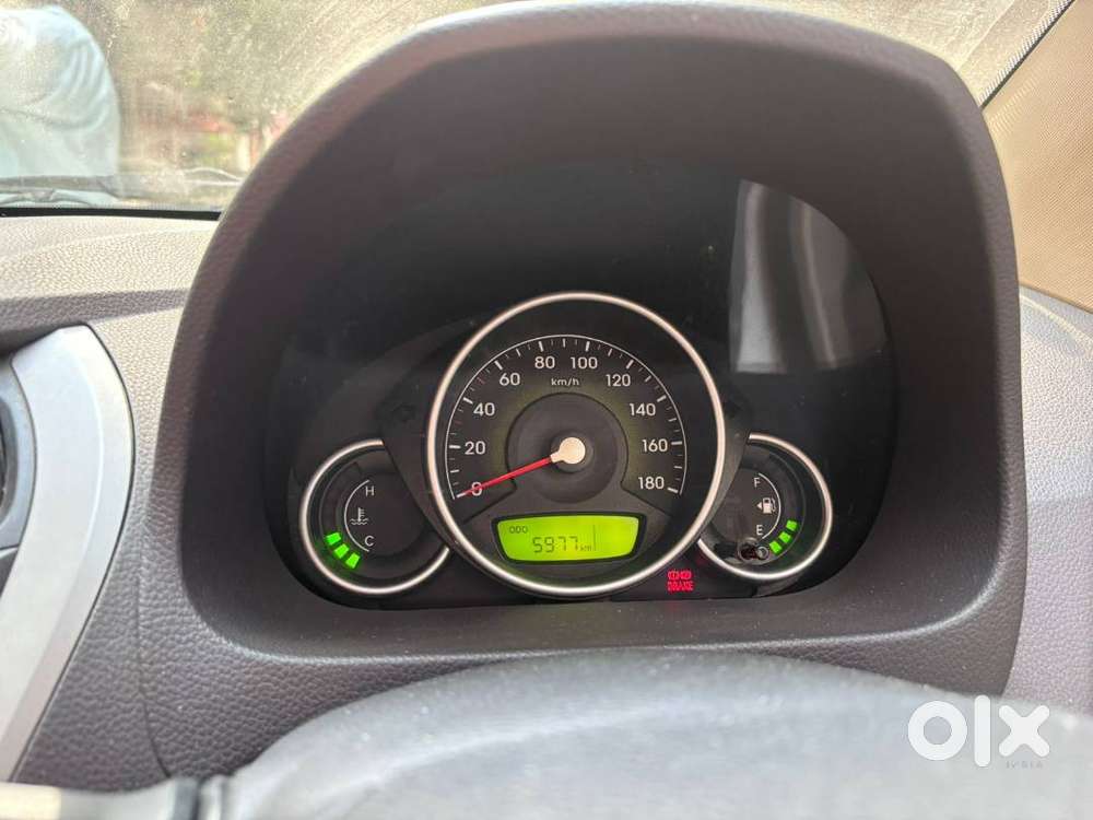 Hyundai Eon Magna+ 2012 Petrol White