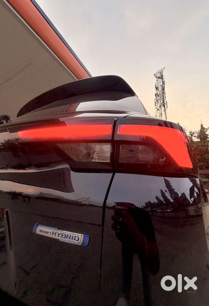 Maruti Suzuki Brezza 1.5 Zxi At Smart Hybrid, 2025, Petrol