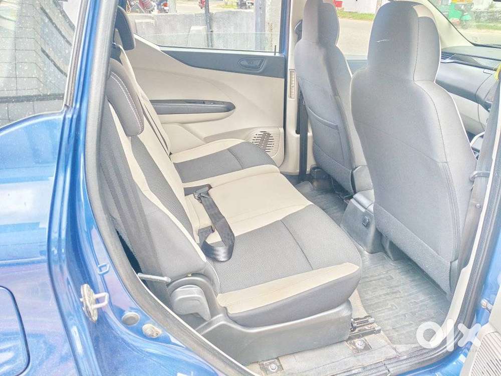 Renault Triber Rxt, 2022, Petrol