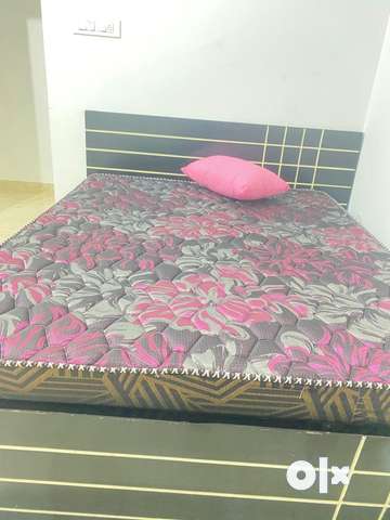 Double bed outlet mattress olx