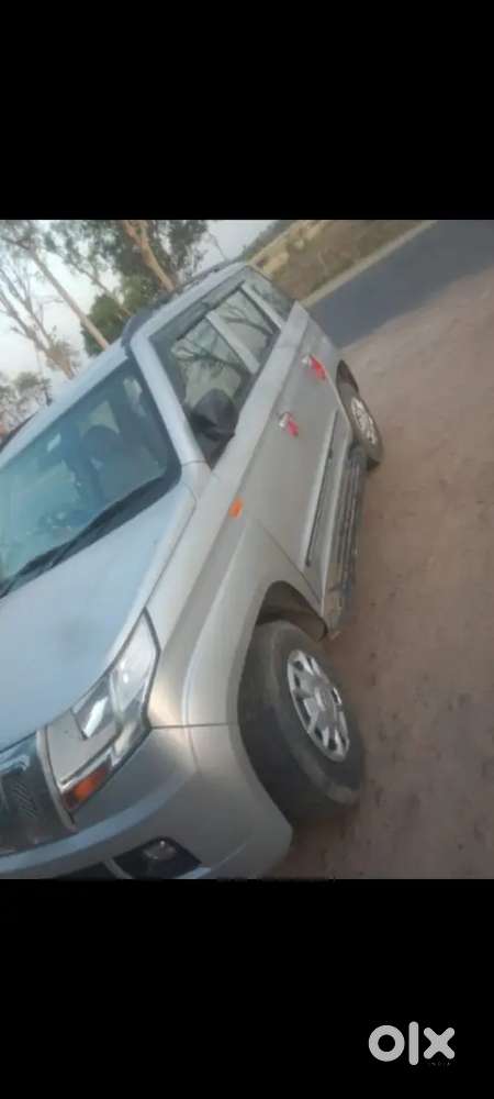 Mahindra Tuv300 T6