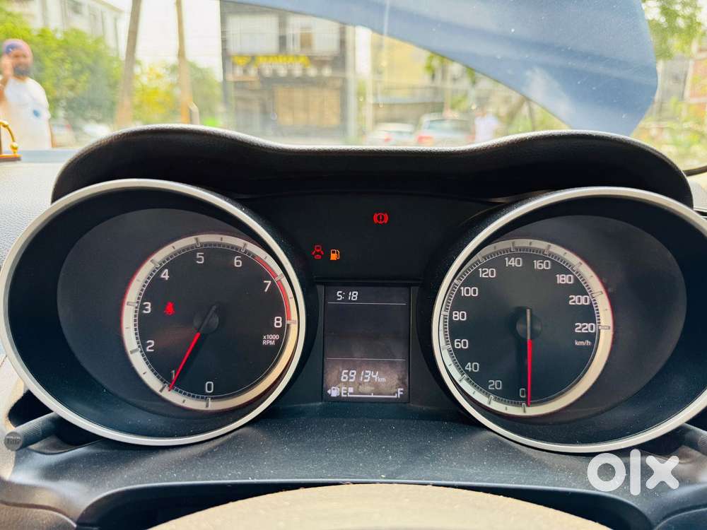 Maruti Suzuki Swift Vvt Vxi, 2021, Petrol