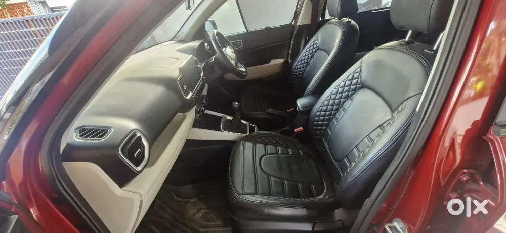 Hyundai Venue 2023 Petrol 15000 Km Driven