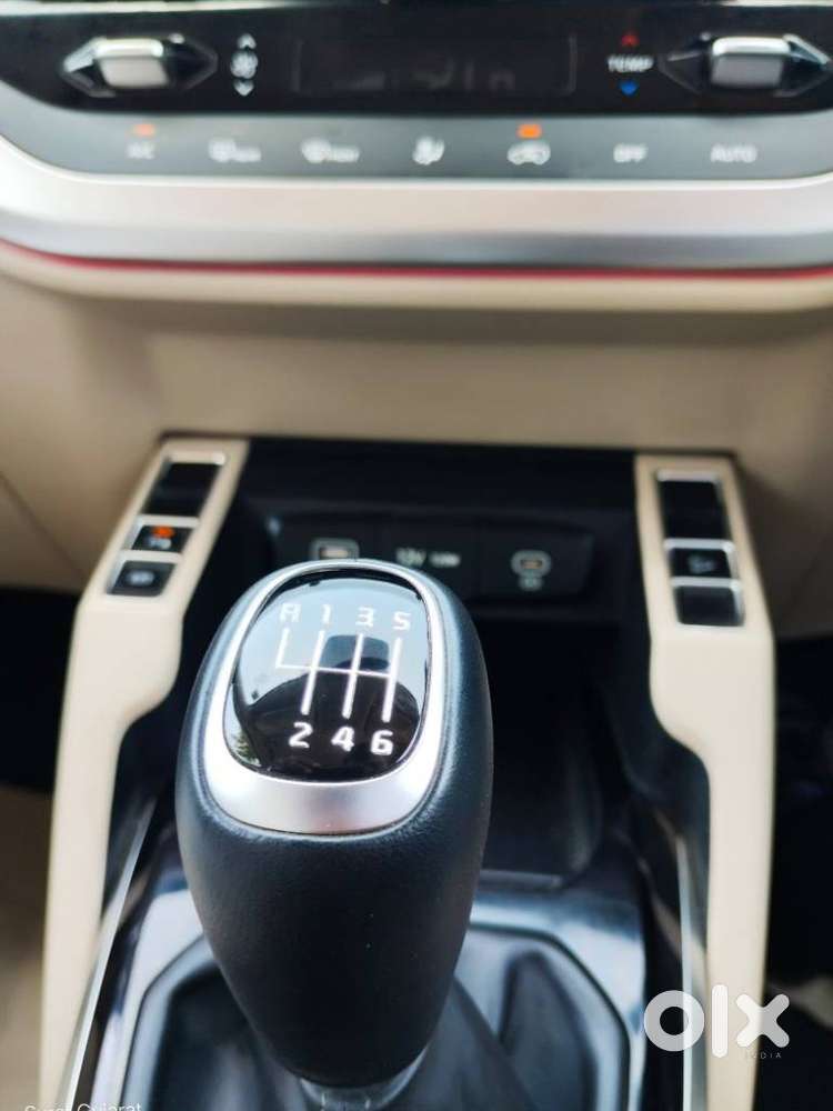 Kia Carens 1.4 Luxury Plus 6 Str, 2023, Petrol