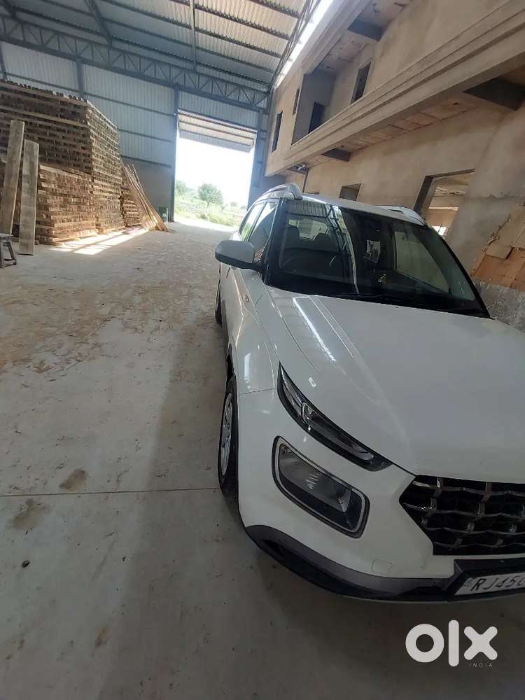 Hyundai Venue 2020 Last, New Tyre, New Insurence Diesel Manual