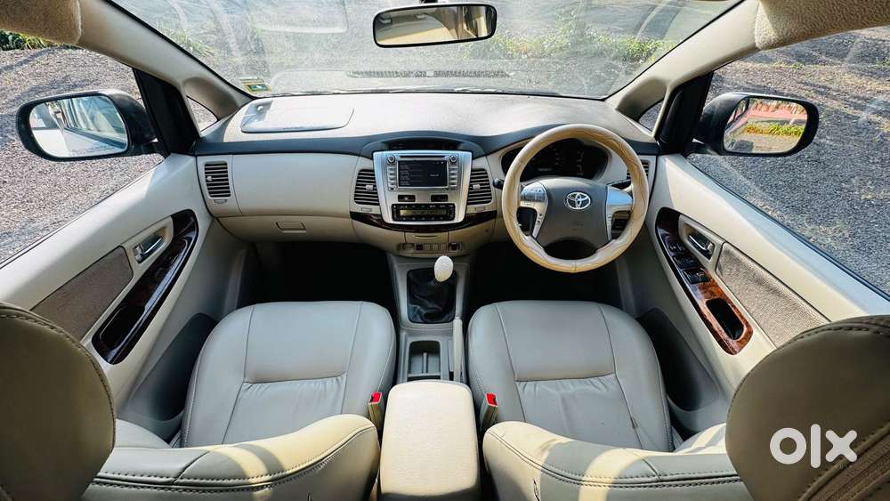 Toyota Innova 2.5 Vx 8 Str Bs-iii, 2015, Diesel