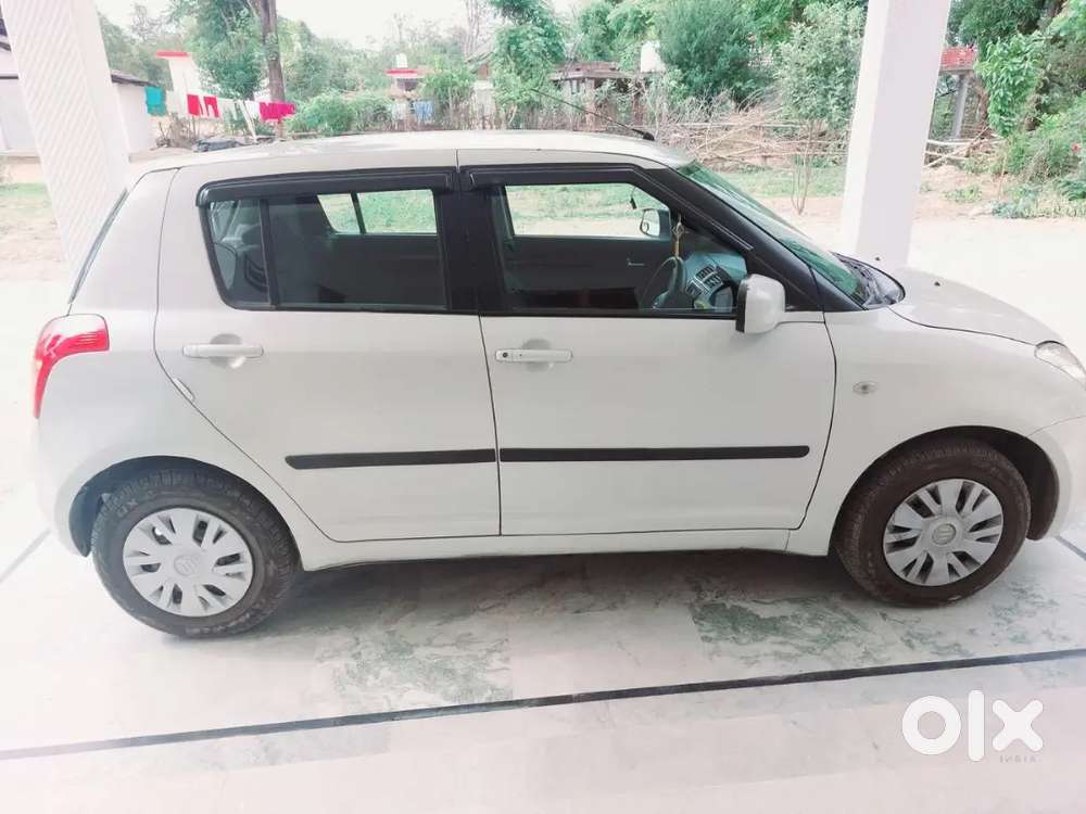 Maruti Suzuki Swift 2010 Petrol 90000 Km Driven