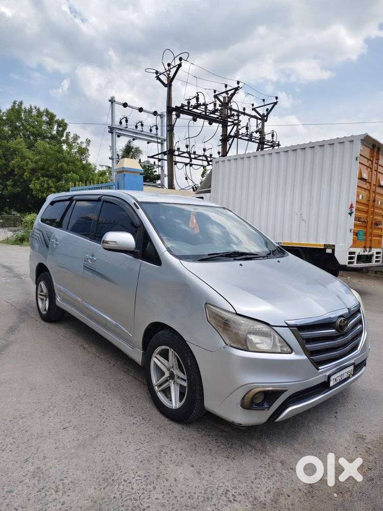 Toyota Innova 2.5 Vx 7 Seater Bs Iv, 2015, Diesel
