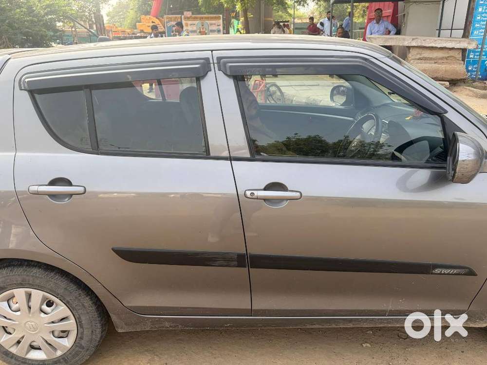 Maruti Suzuki Swift Lxi 2017
