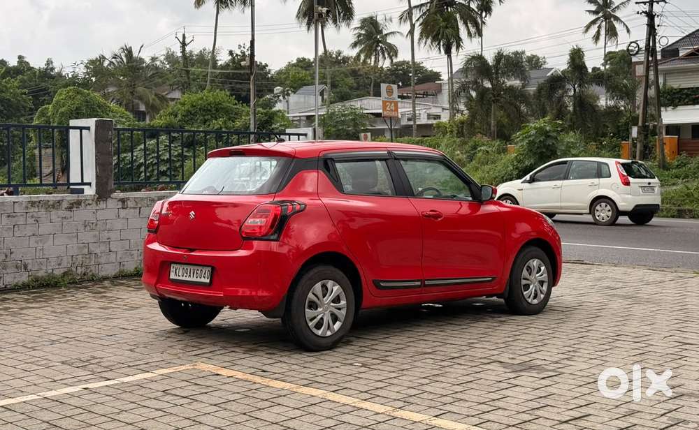 Maruti Suzuki Swift Vxi + Manual, 2022, Petrol