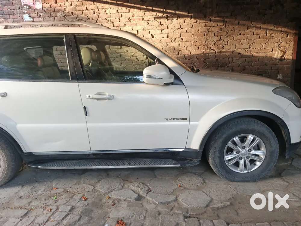 Mahindra Rexton 2013 Diesel 120000 Km Driven