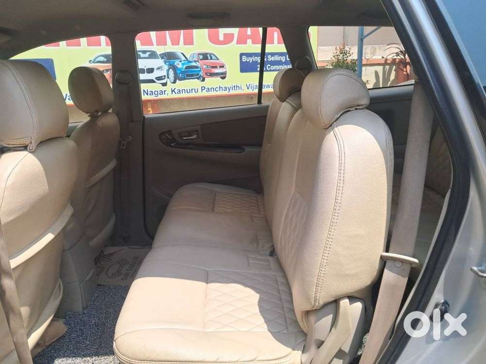 Toyota Innova 2.5 V 8 Str, 2013, Diesel