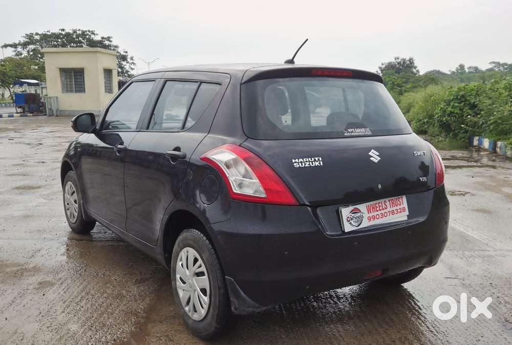 Maruti Suzuki Swift Vxi Abs Bsiv, 2015, Petrol
