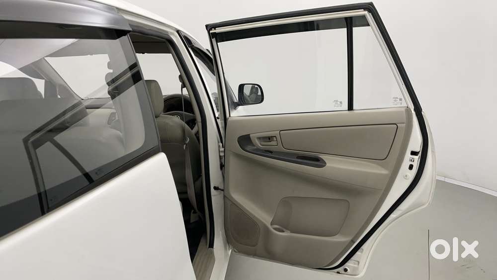 Toyota Innova 2.5 G (diesel) 8 Seater, 2012, Diesel