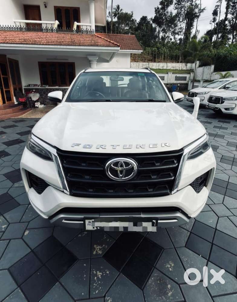 Toyota Fortuner 4x2 Manual, 2011