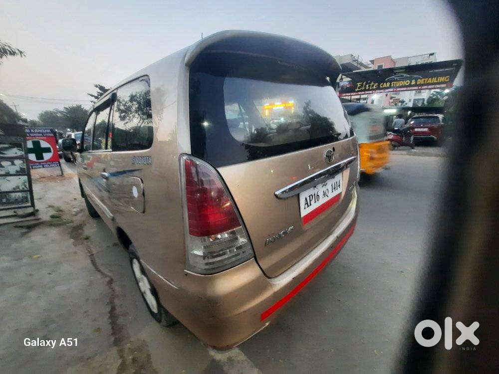 Toyota Innova 2.5 G (diesel) 8 Seater, 2005, Diesel