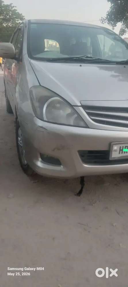 Toyota Innova Hycross 2009 Diesel 200000 Km Driven