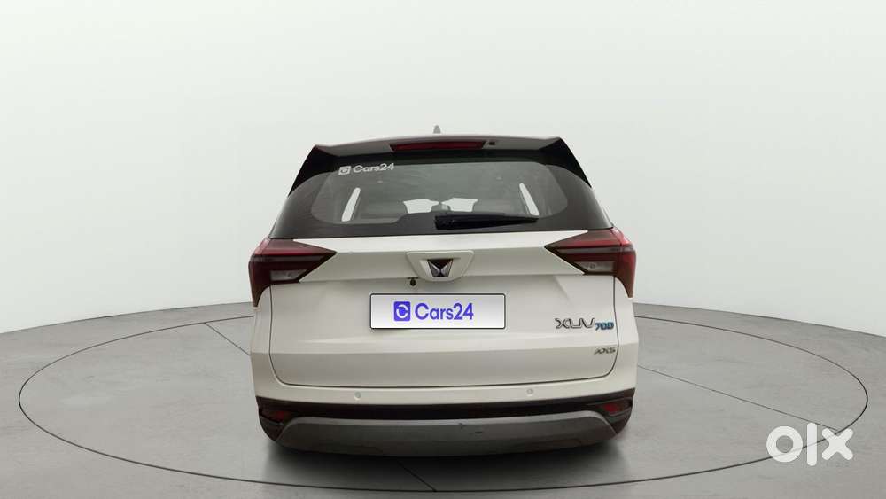 Mahindra Xuv700 2.0 Ax 5 Petrol Mt 7 Str, 2022, Petrol