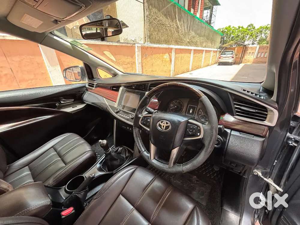 Toyota Innova Crysta 2.4v Diesel 2016  Single Owner  Rj14 Registered