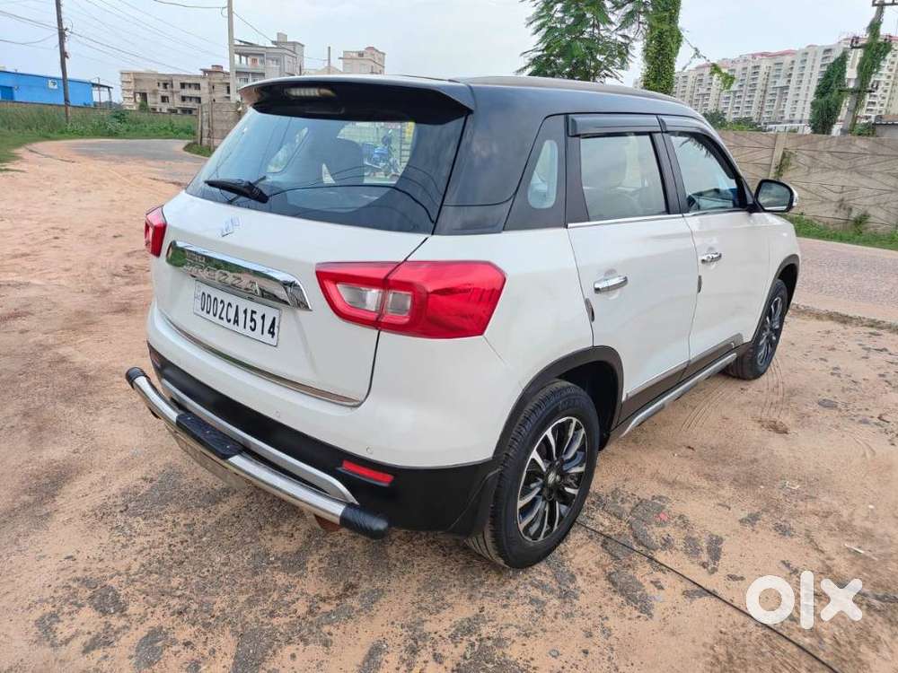 Maruti Suzuki Brezza 1.5 Zxi Plus Smart Hybrid Dual Tone, 2022, Petr..