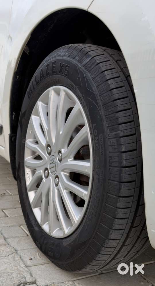 Swift Dzire Diesel (white)