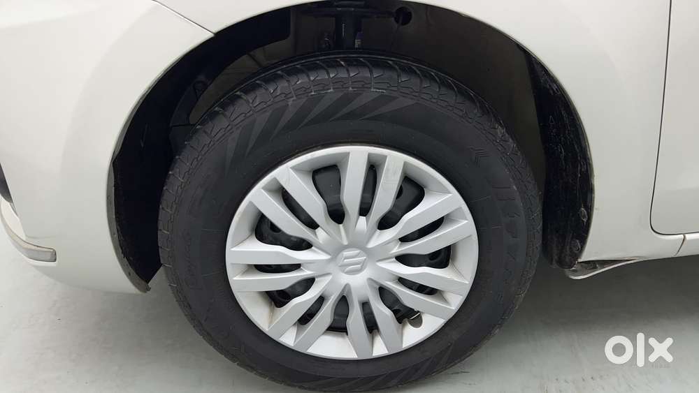 Maruti Suzuki Dzire 1.2 Vxi Amt, 2017, Petrol