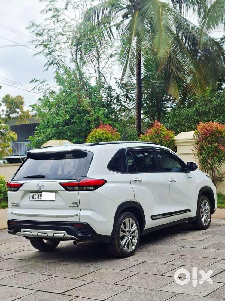 Toyota Innova Hycross 2.0 Zx (o) Hybrid 7 Str, 2023, Petrol