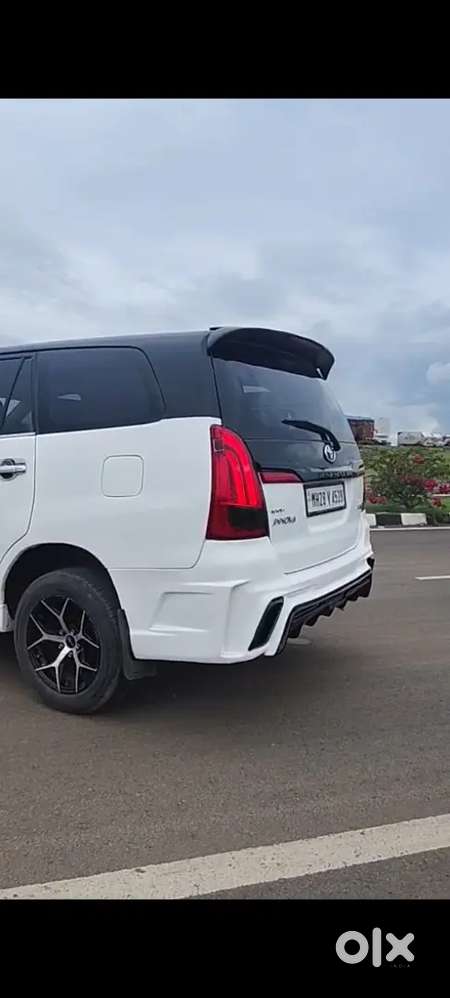 Toyota Innova 8 Str 2012