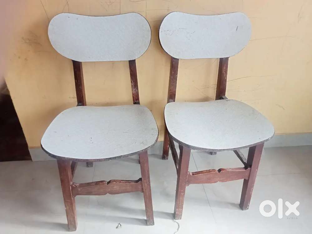 Wooden chair for sale 4 nos