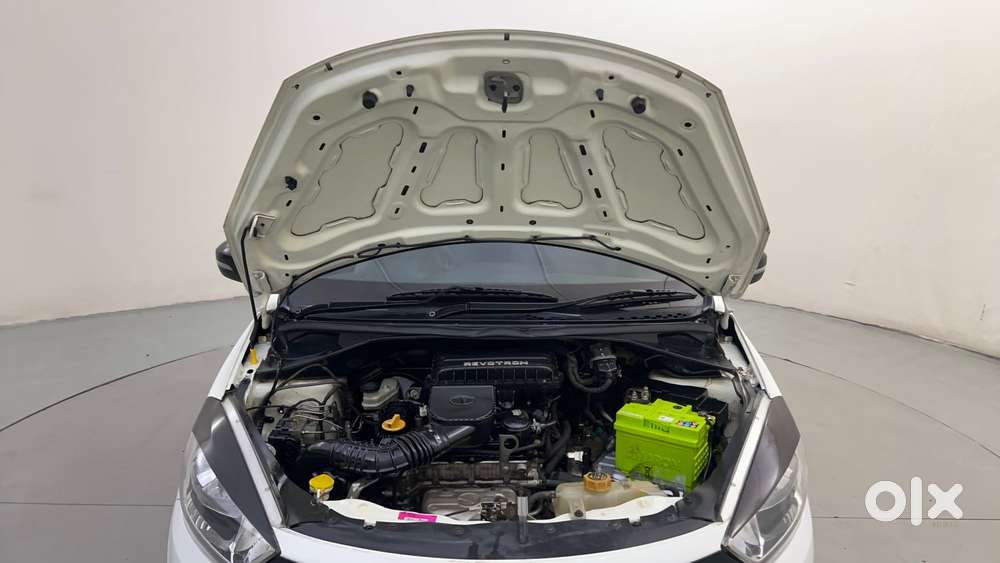 Tata Tiago Xza, 2017, Petrol
