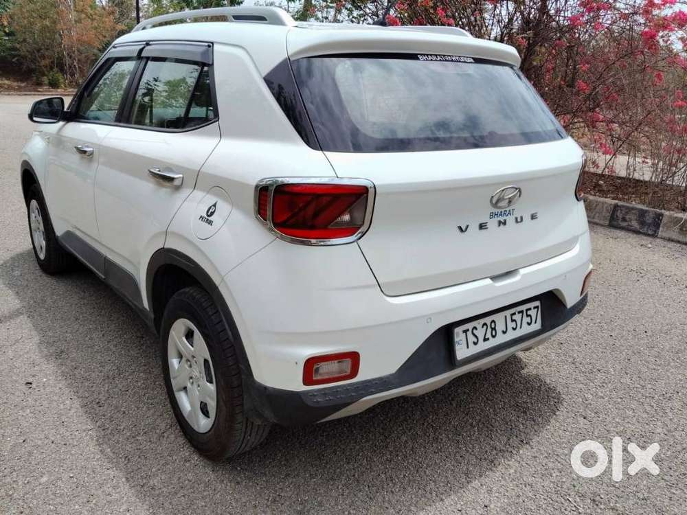 Hyundai Venue S 1.2 Petrol, 2020, Petrol