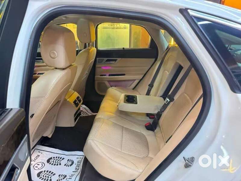 Jaguar Xf, 2019, Petrol
