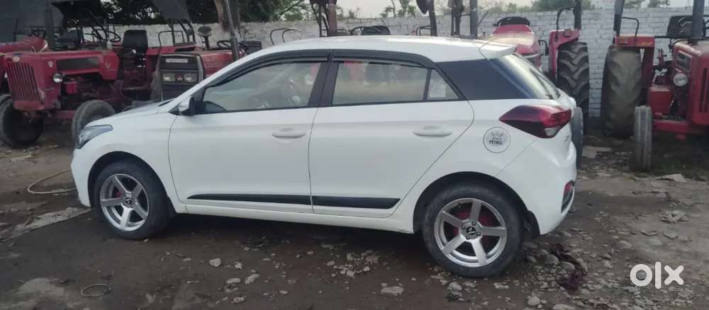 Hyundai I20 Sportz Plus, First Owner Car Driven 62,000