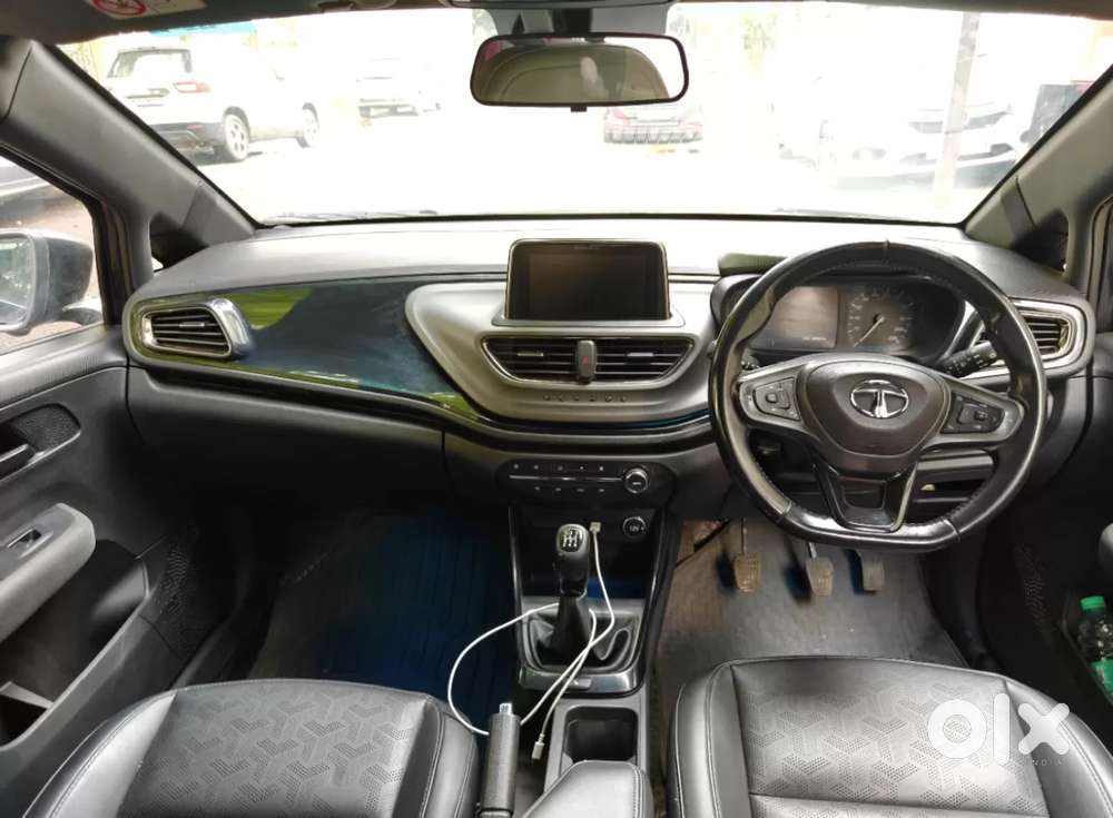 Tata Altroz 1.2 Xz Plus Dark Edition, 2021, Petrol
