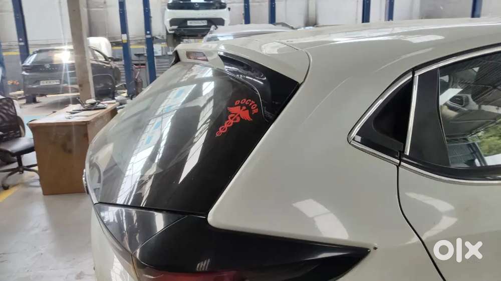 Tata Altroz 1.2 Xe 2023 Petrol, Musich System , Speakers And Back Came