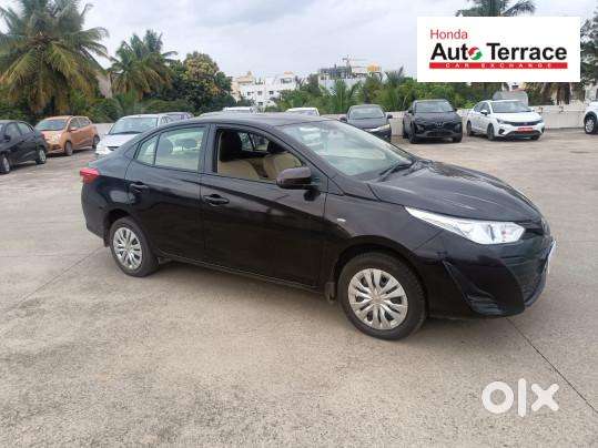 Toyota Yaris J Cvt, 2018, Petrol
