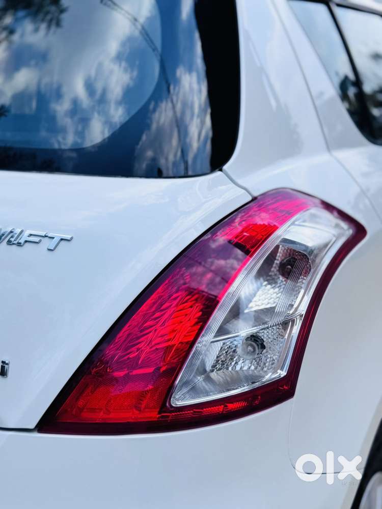 Maruti Suzuki Swift Vxi Abs Bsiv, 2017, Cng & Hybrids