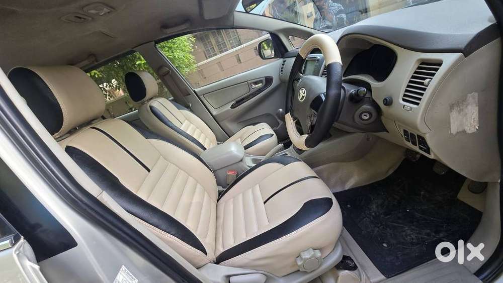 Toyota Innova 2.5 V 8 Str, 2012, Diesel