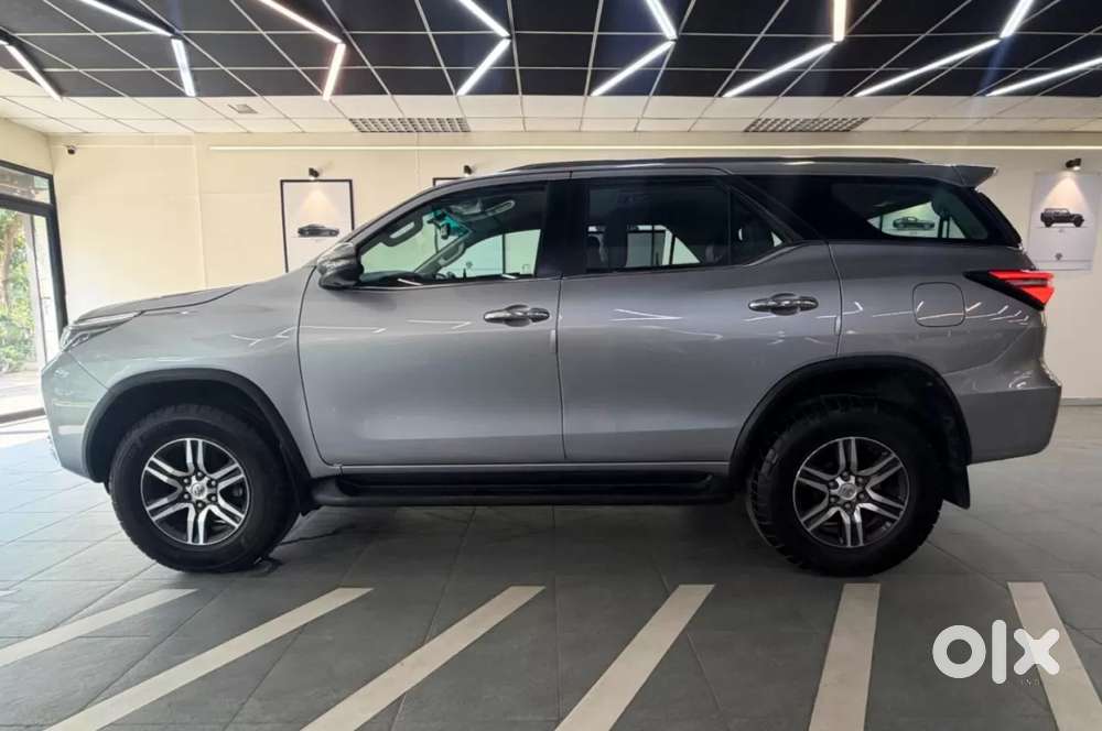 Toyota Fortuner 4x2 At 2.7 Petrol, 2022, Petrol