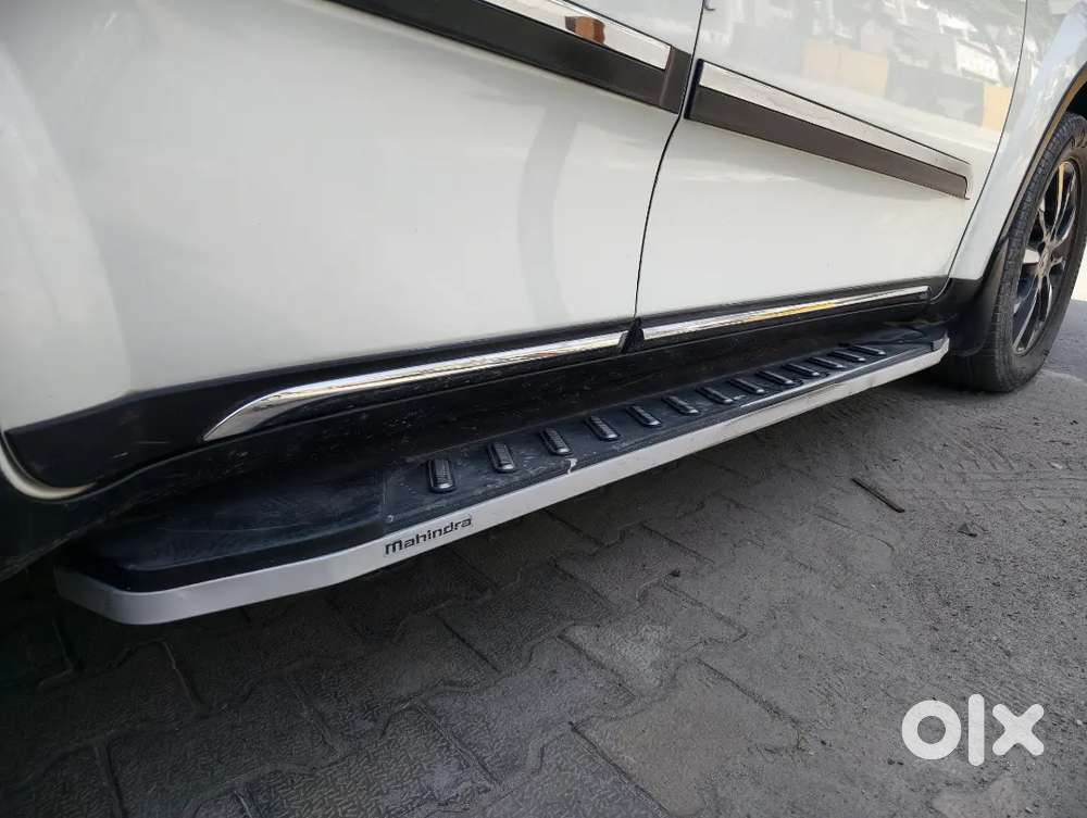 Xuv 500 Full Top Doctor Driven Car Total Company Maintained.