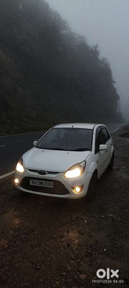 Ford Figo Petrol Zxi 2012