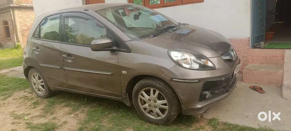 Mohday Hama Car Sell Kar Raha Ha