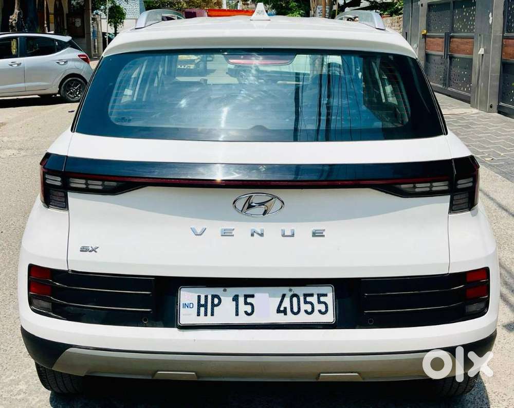 Hyundai Venue Sx Mt, 2023, Petrol