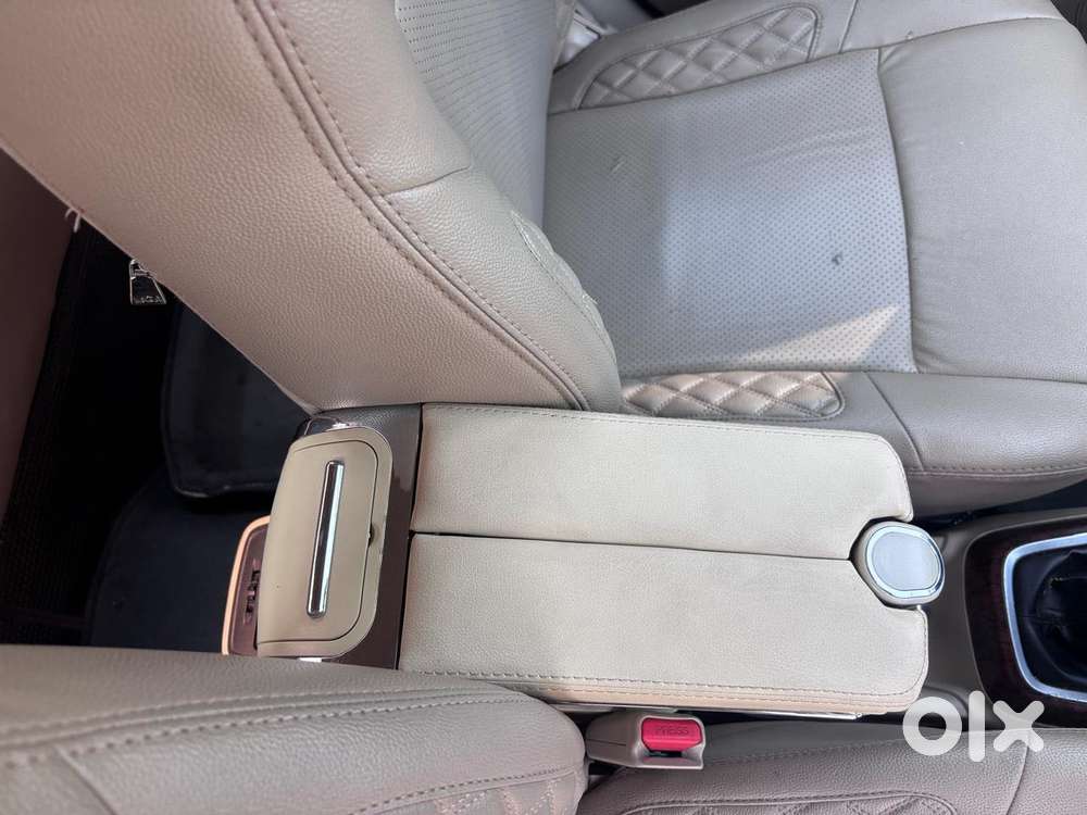 Maruti Suzuki Swift Dzire Vxi(o) Mt, 2018, Petrol