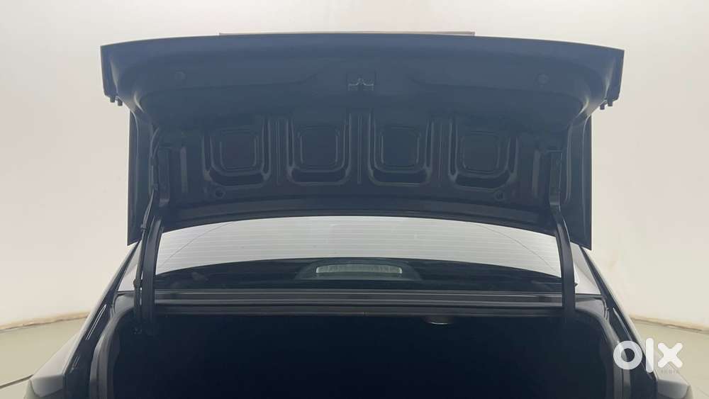Hyundai Verna 1.5 Sx (o) Petrol Mt, 2023, Petrol