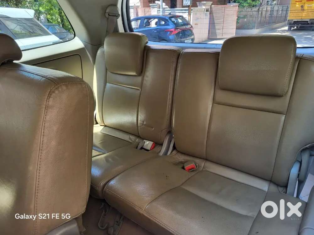 Toyota Innova 8 Seater Diesel 2011